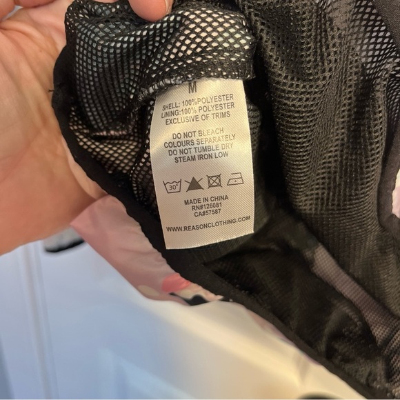 Reason Clothing Sz  Med Windbreaker Coat Jacket Designed in NYC Hooded Graffiti - Picture 10 of 10